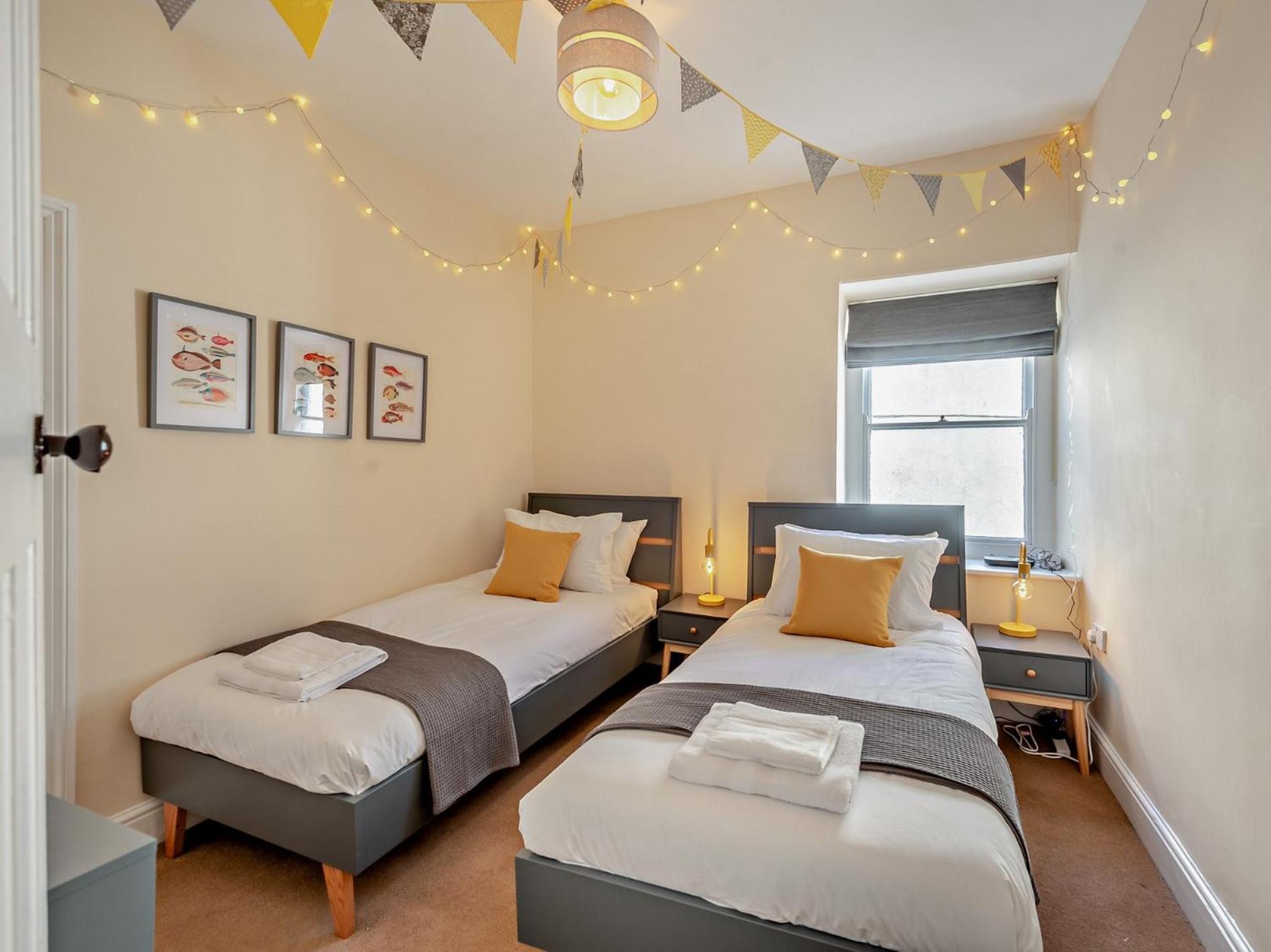 3 Bed In Tenby 95027 エクステリア 写真